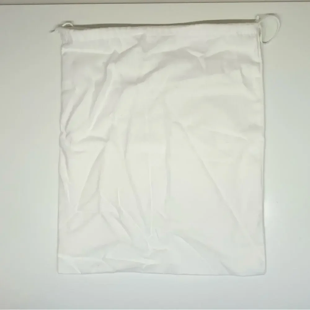 Versace | Shoe Box/1 Dust Bags | White | W13.75 x H11.25 x D5 in